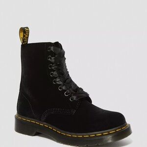 Dr. Martens Vegan 1460 Crushed Velvet Lace Up Boots Size 10 Black - NEW